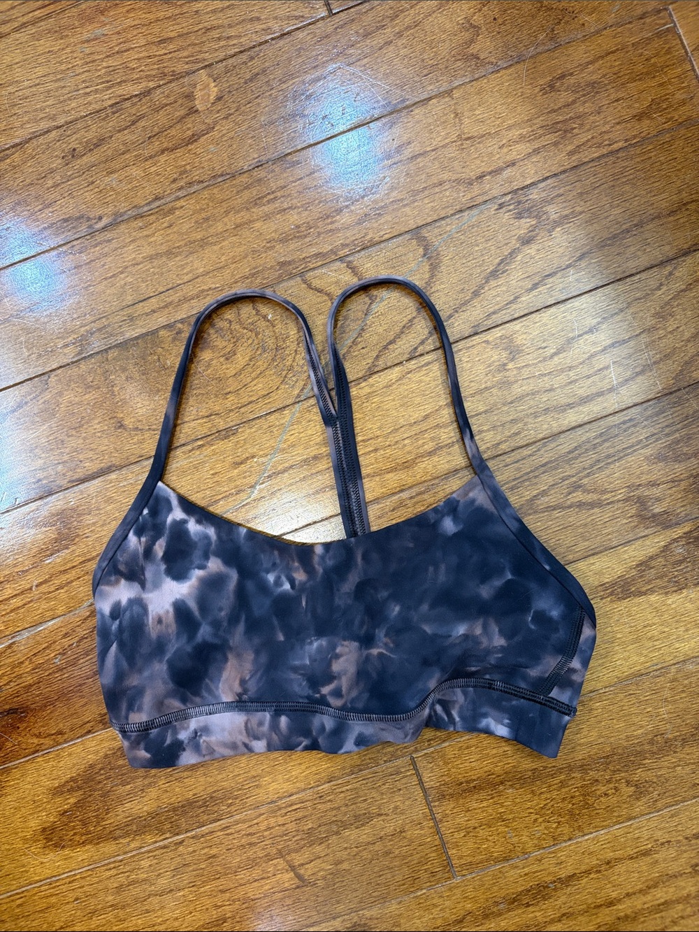 86. Lululemon Flow Y Bra Nulu Bra Diamond Dye size 4 - Picture 7 of 8